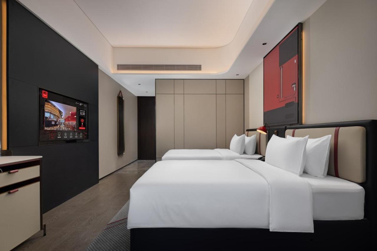 Radisson Red Guangzhou South Railway Station Hotel Exterior foto