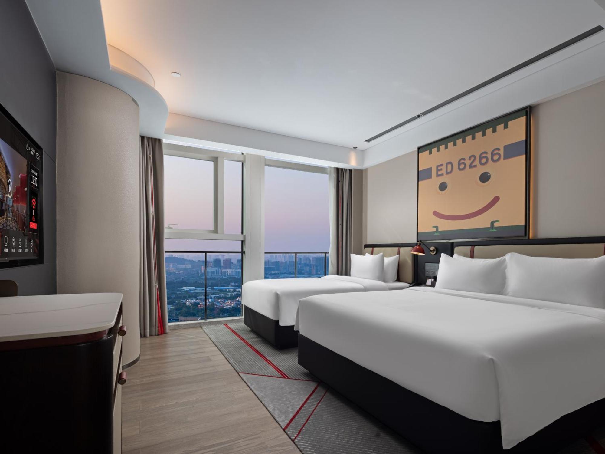 Radisson Red Guangzhou South Railway Station Hotel Exterior foto