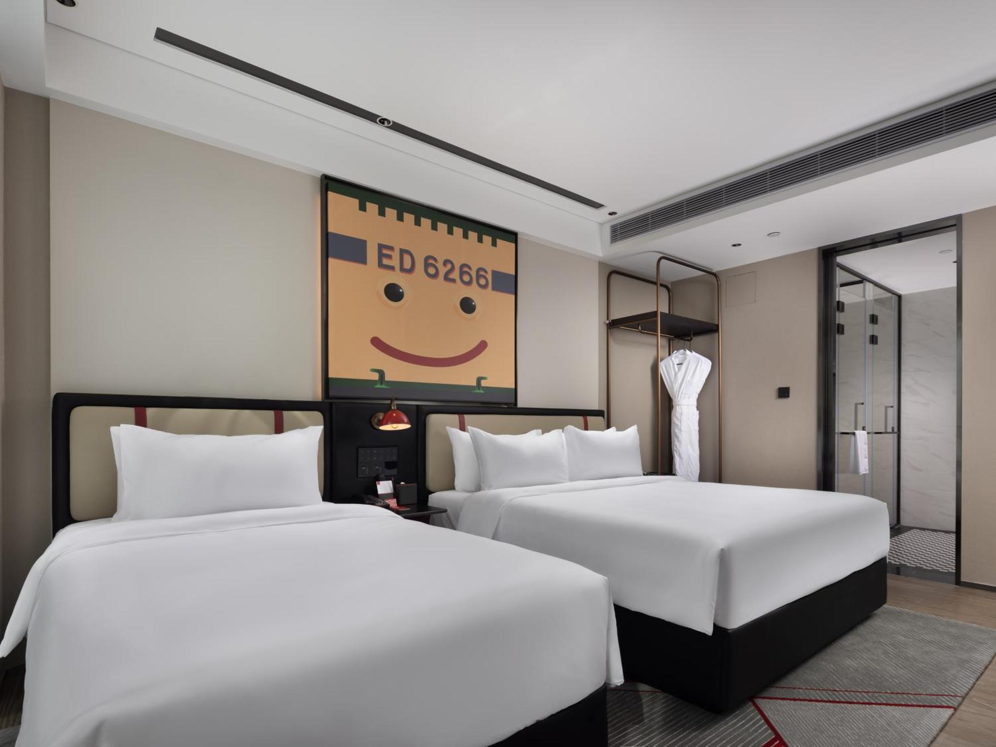 Radisson Red Guangzhou South Railway Station Hotel Exterior foto